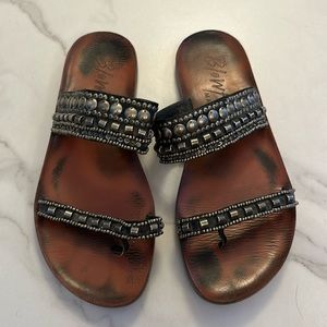 Blowfish Malibu Sandals Flip Flops Women’s sz 9.5 Black Silver metal beading